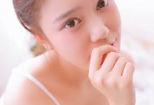 极品美女学生妹吊带美乳性感写真-美图岛