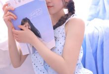 吊带美女可爱俏皮居家写真图片-美图岛