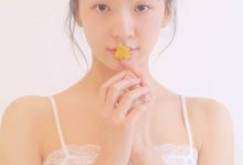 极品吊带美女性感酥胸诱惑写真-美图岛