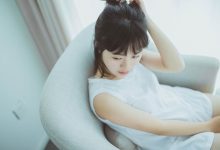 日系美女清新随性居家写真图片-美图岛