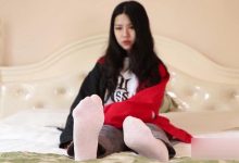 脚模摄影 No.020-美女大学生各种丝袜和裸足 [1V-1.83G]-美图岛