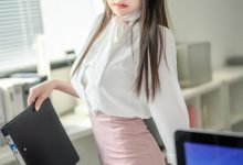 香草喵露露  忙露的职场 粉白裙子[40P+1V-1.32GB]-美图岛